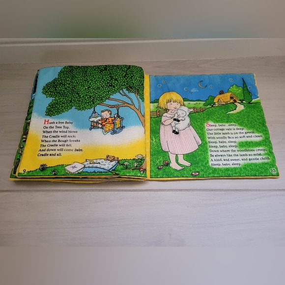 Children's Soft Book Fabric Book Riddles Great Gift Quilted Learning - Picture 6 of 7